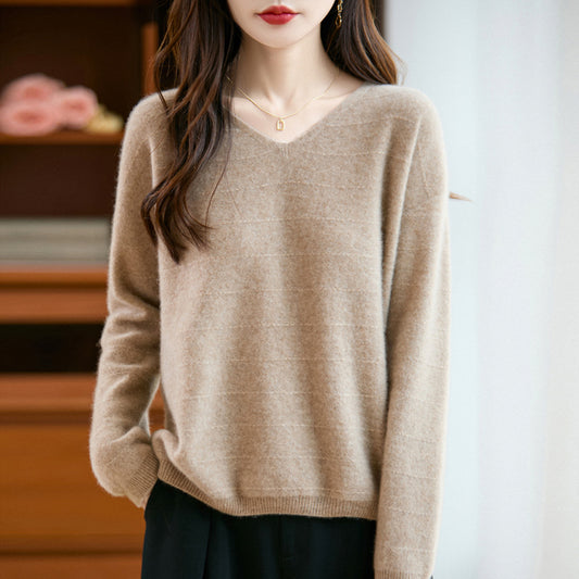 A Women's V-neck Pullover Sweater with A Wool Knitted Inner Layer 092